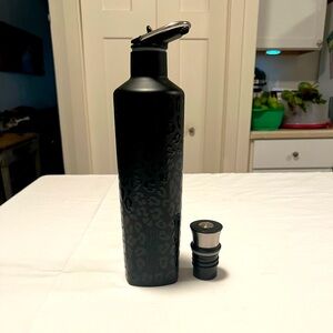 BruMate Black Onyx Leopard Print Rehydration Water Bottle with 2 lids EUC